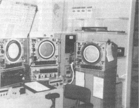 277F radar consoles